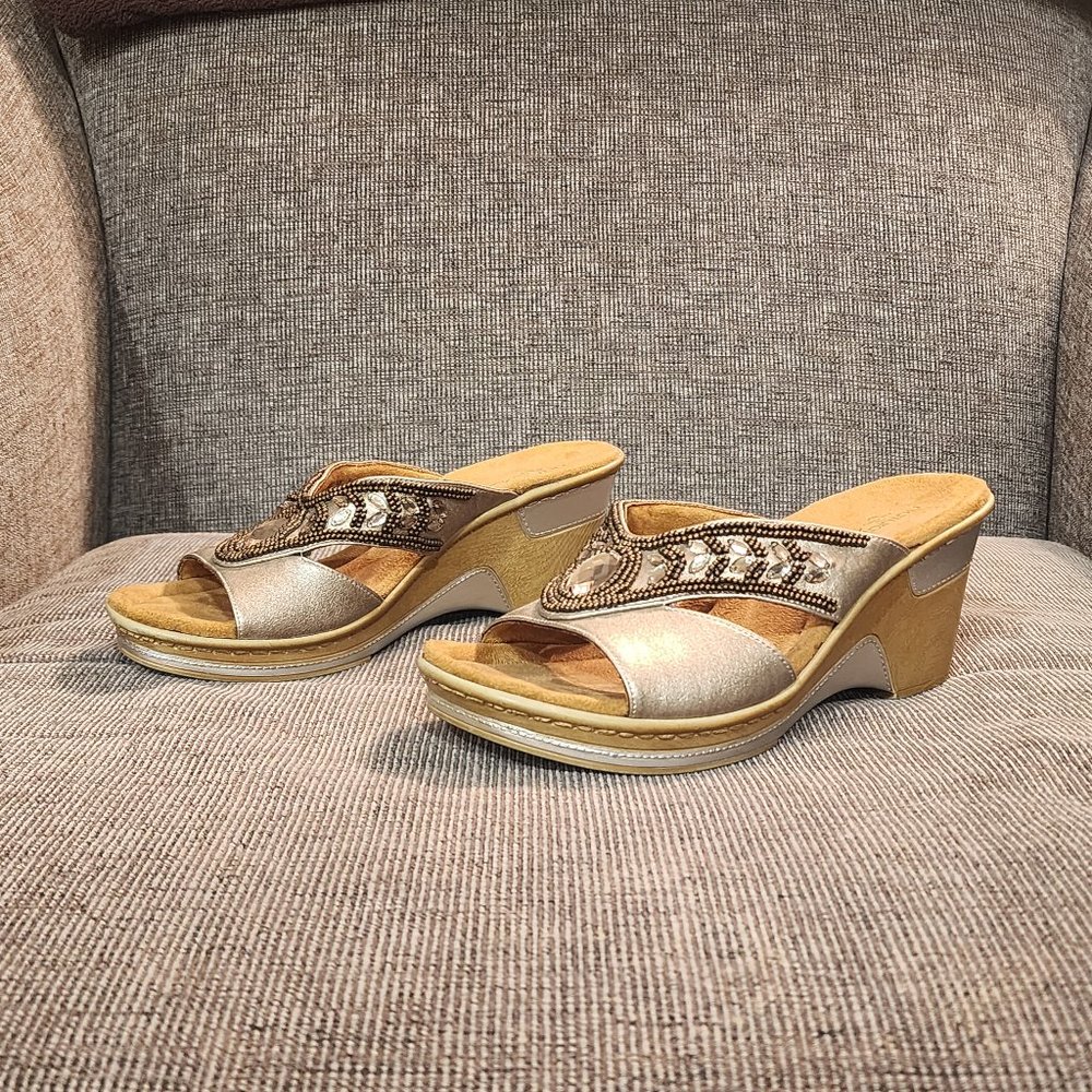 Natural Sole Wedge Heel - Size 7 1/2